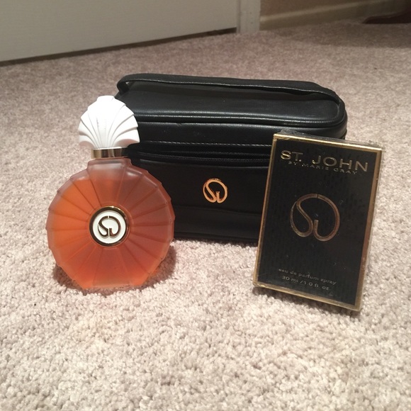 St. John Travel case with perfume and body mist