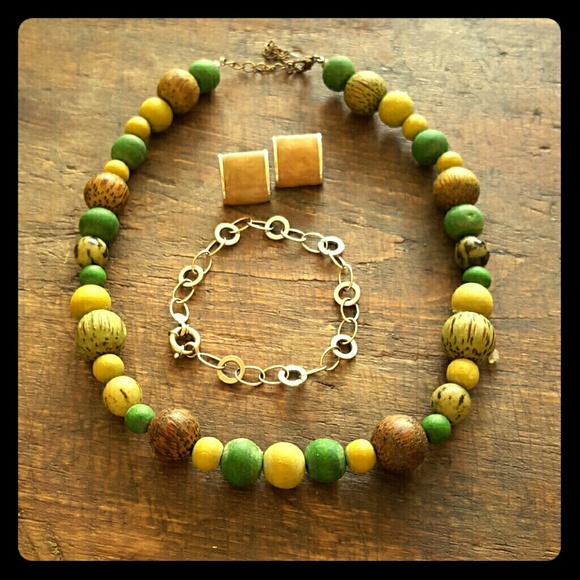 Bundle! Cute Necklace, earing and bracelet !