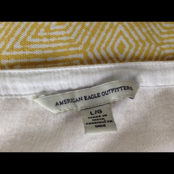 American Eagle white flowey buttondown shirt - Picture 3 of 3