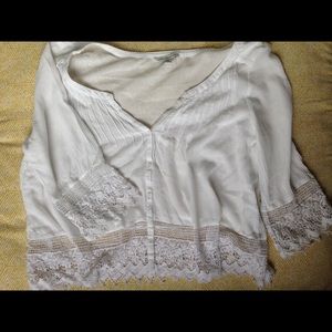 American Eagle white flowey buttondown shirt