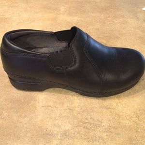 Shoes, slip resistant