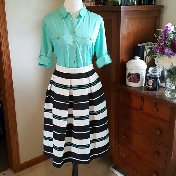 New York & Company Dresses & Skirts - Midi Magic