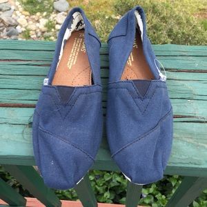 Blue Toms