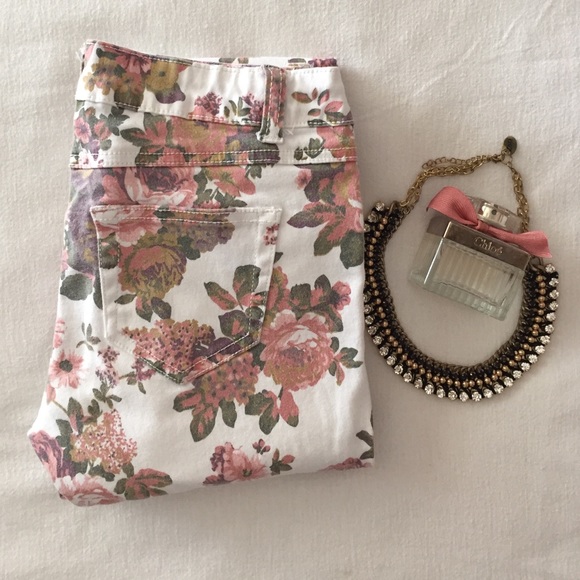 Denim - Floral Print Jeans