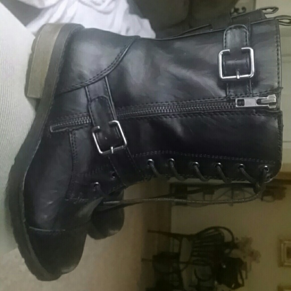Laceup Mid Boots