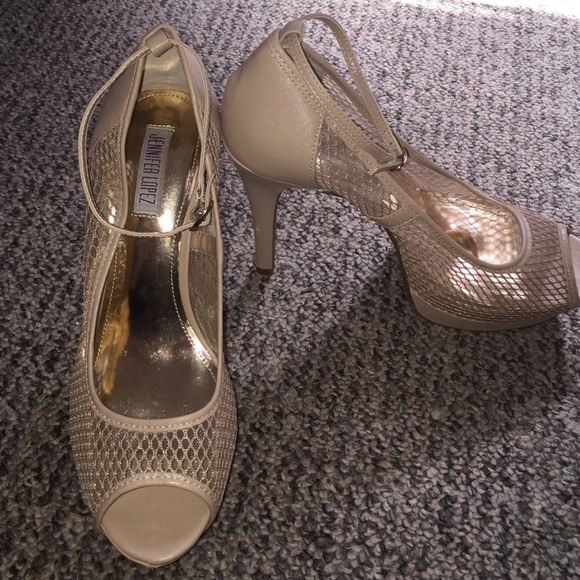 *brand new* NWOT- JLO pumps