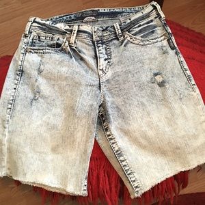Distressed boyfriend shorts