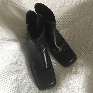 Vintage Nine West ankle boots!