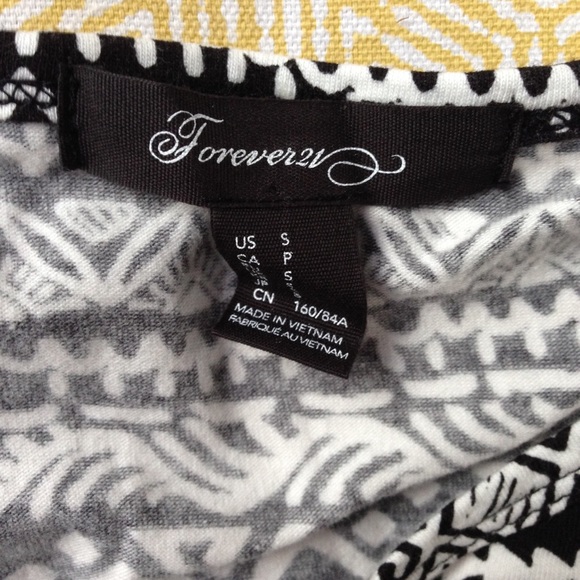 Tribal pattern crop top - Picture 2 of 2