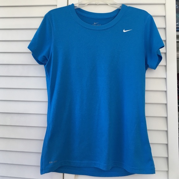 Nike Tops - 🚫SOLD🚫 BRAND NEW Nike Dri fit blue top