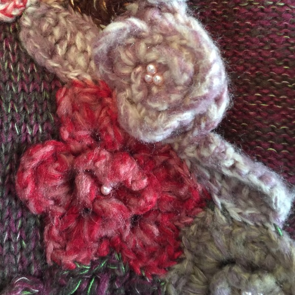 Lulumari flower shrug - Picture 2 of 4