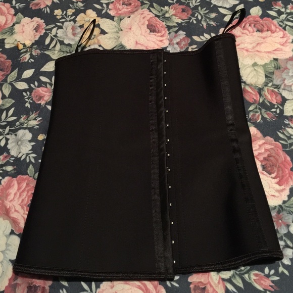 Waist Trainer Med or Xs