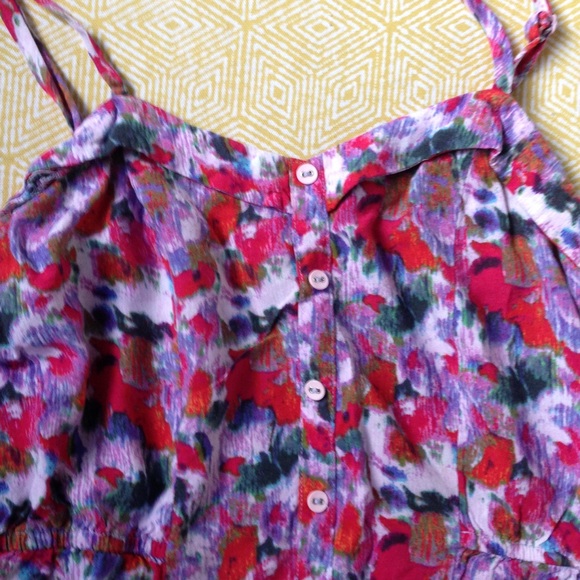 Floral multi colored tank top with buttons - Picture 1 of 2