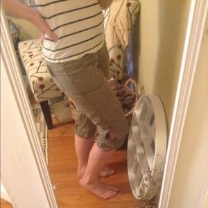 Taupe capris