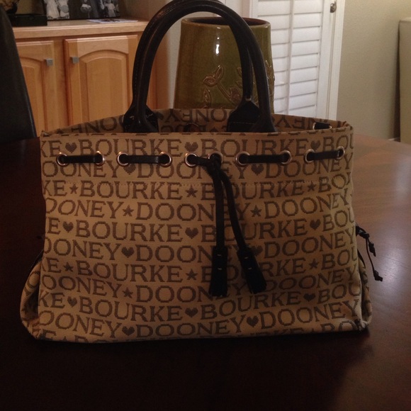 Dooney & Bourke purse
