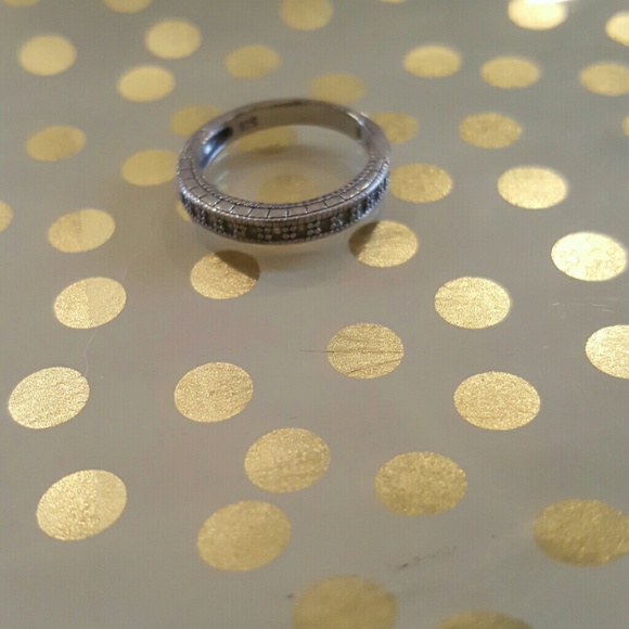 Silver ring - Picture 2 of 4