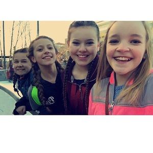 Meet your Posher, Avalaun