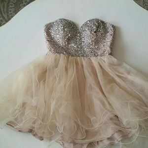 Champagne color tutu with heart shaped tube