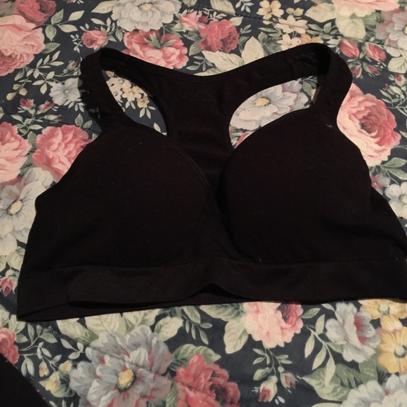 Black sport bra (SIZE SMALL)