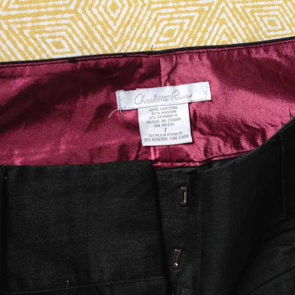 Black high waisted dress shorts. - Picture 2 of 2