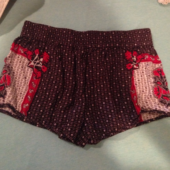 Shorts - Picture 2 of 4