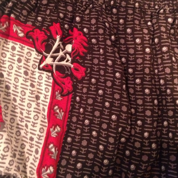 Shorts - Picture 3 of 4