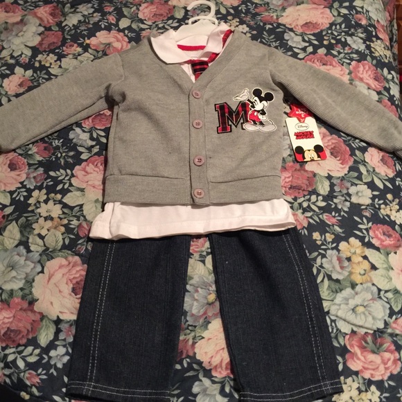 Disney brand-new three-piece outfit