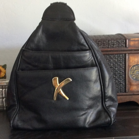 Handbags - NEW LISTING ❤️❤️ Black leather backpack