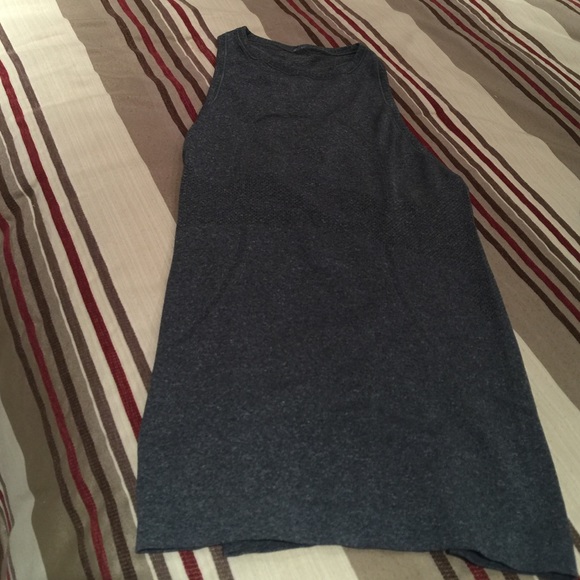 Classic Lululemon top