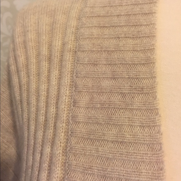H&M beige cardigan sweater - Picture 2 of 3