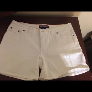 Size 8 Vineyard Vines White Shorts