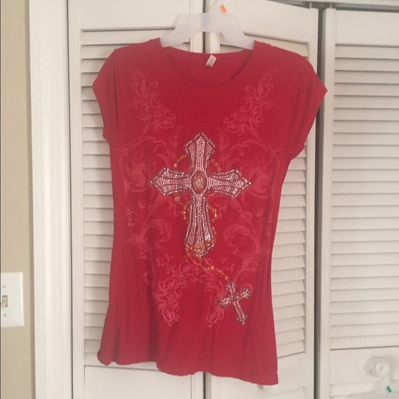 Red crew neck tee