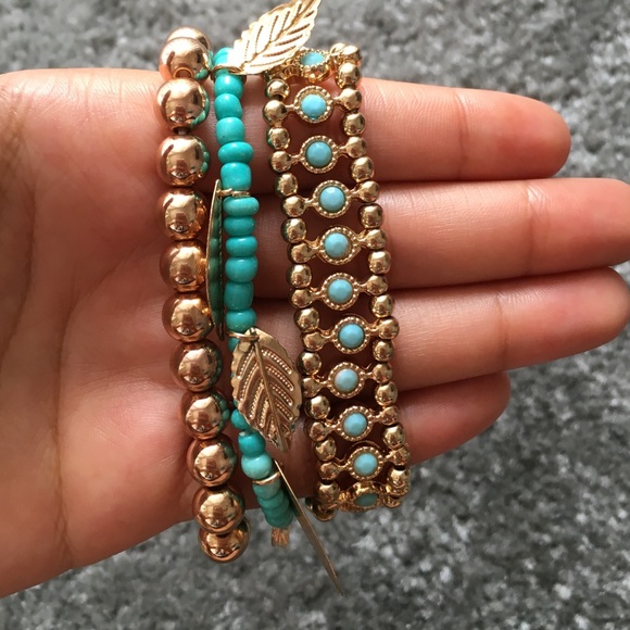 Set of 3 bracelete