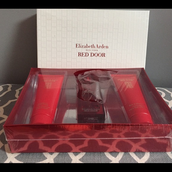 Elizabeth Arden Red Door Gift set
