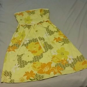 DONATING 5 for $25 Yellow strapless spring dress