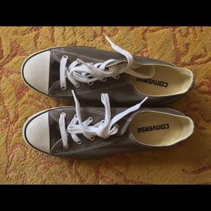 Grey Converse Tennis Shoes