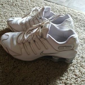 Womens nike shoxs