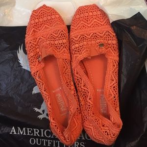 Flats similar to Toms