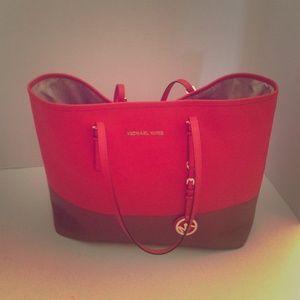 Authentic "Michael Kors" Jet Set Travel Tote