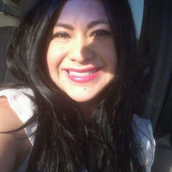 Meet your Posher, Iris - Picture 2 of 4