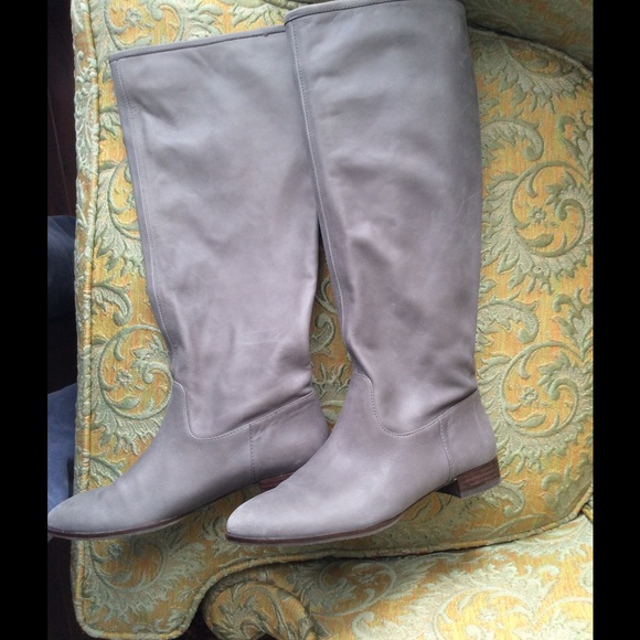 🎉🎉Banana Republic grey boots🎉🎉