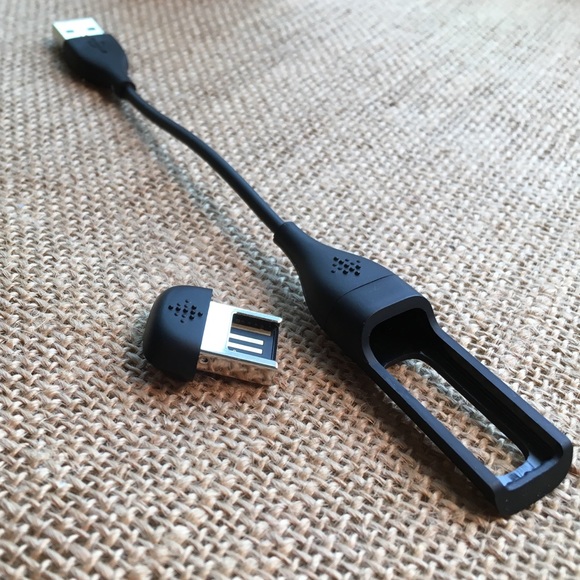 SOLD on MERC!😊Fitbit flex wireless wristband 👍🏻 - Picture 4 of 4