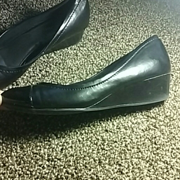 Tiny wedge shoes