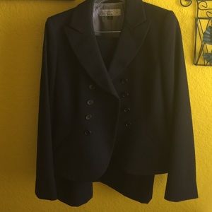 2 piece suite, wormed once