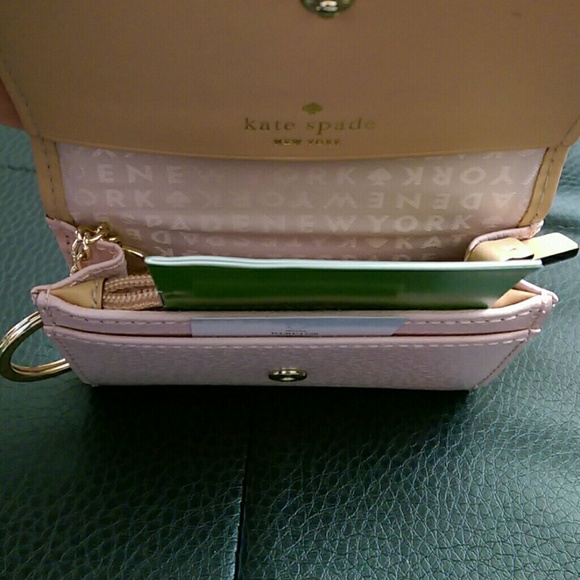 📣🎁 SOLD! 📦  🆕 Kate Spade Key chain Wallet - Picture 3 of 4