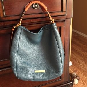 Marc Jacobs pure leather shoulder bag.