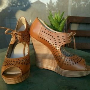 Hinge wedge shoes brown worn once