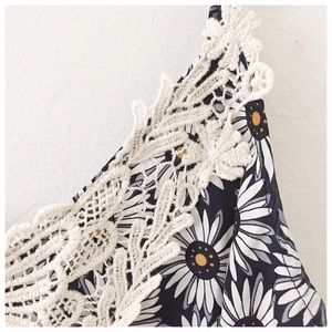 Daisy tank with back detailing