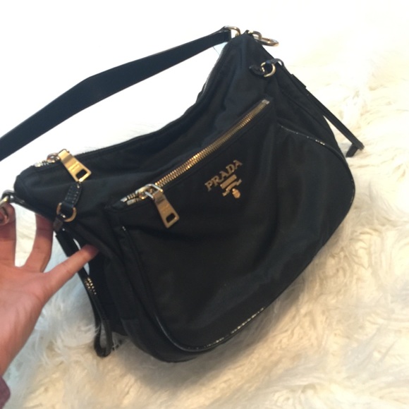 Prada purse - Picture 2 of 4