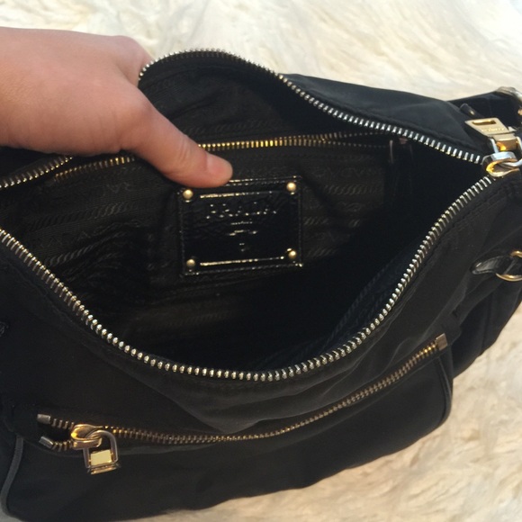 Prada purse - Picture 3 of 4